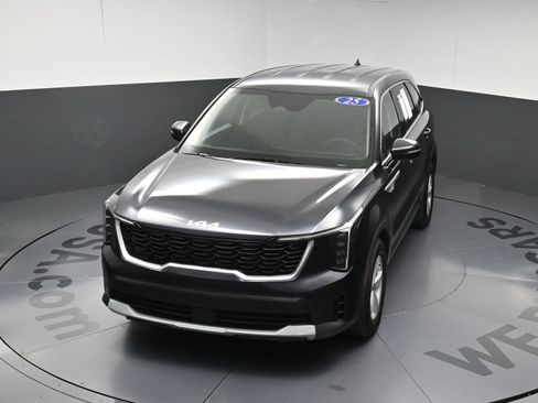 Used 2025 Kia Sorento LX FWD image 30
