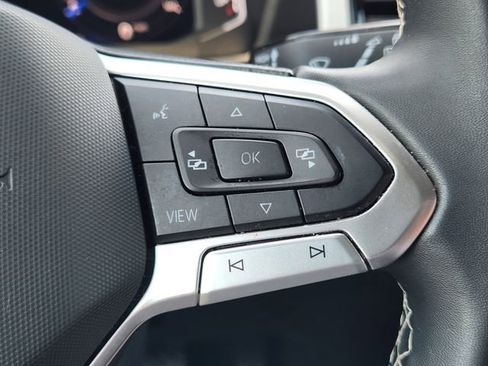 Used 2023 Volkswagen Atlas Cross Sport SE FWD image 29
