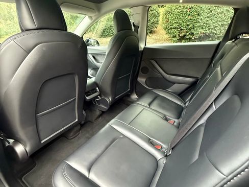 Used 2022 Tesla Model Y Performance image 40