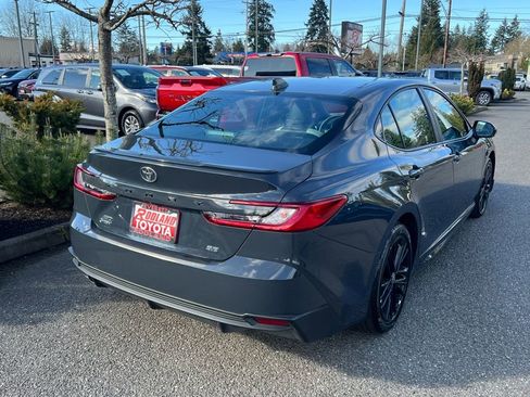 Used 2025 Toyota Camry SE w/ Multimedia Upgrade Package image 7