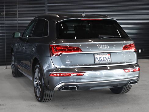 Certified 2023 Audi Q5 2.0T Premium w/ Convenience Package AWD/4WD image 2
