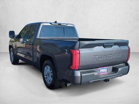 Used 2022 Toyota Tundra SR5 w/ SR5 Premium Package image 8
