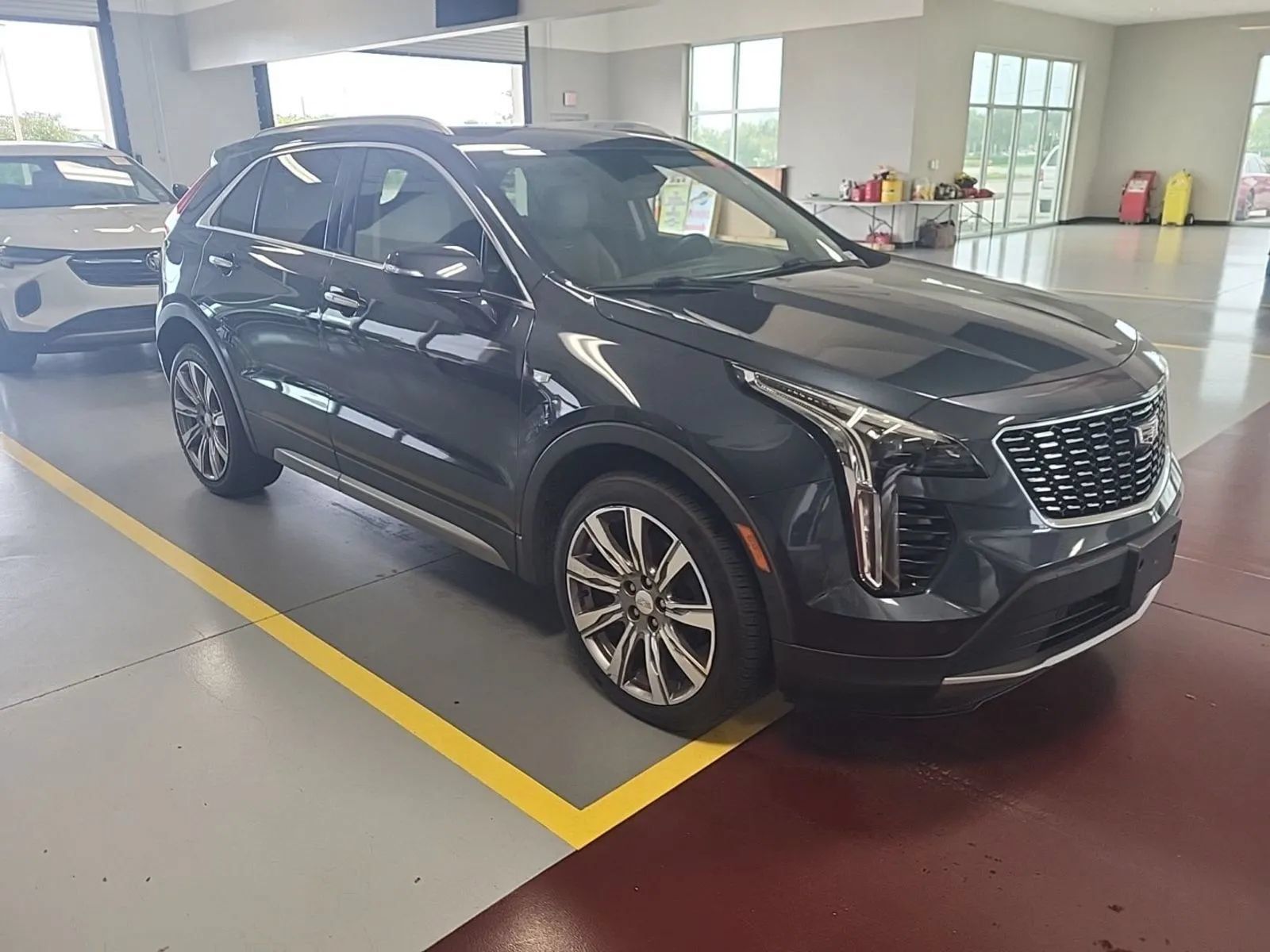 Used 2019 Cadillac XT4 Premium Luxury w/ Enhanced Visibility Package AWD/4WD image 2