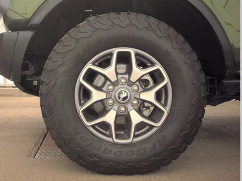 Used 2025 Ford Bronco Badlands AWD/4WD image 16
