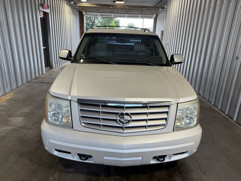 Used 2002 Cadillac Escalade EXT AWD/4WD image 3
