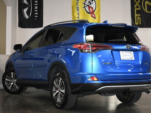 Used 2018 Toyota RAV4 XLE image 6