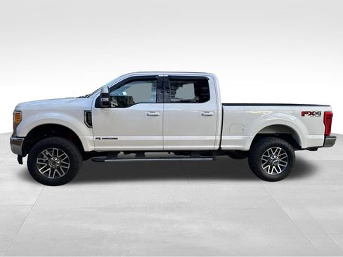 Used 2017 Ford F250 Lariat w/ Lariat Value Package image 2