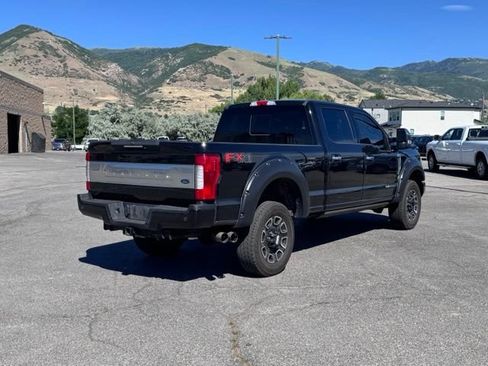 Used 2019 Ford F350 Platinum w/ Platinum Ultimate Package AWD/4WD image 3