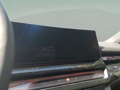 Used 2025 BMW i5 eDrive40i w/ Premium Package image 23