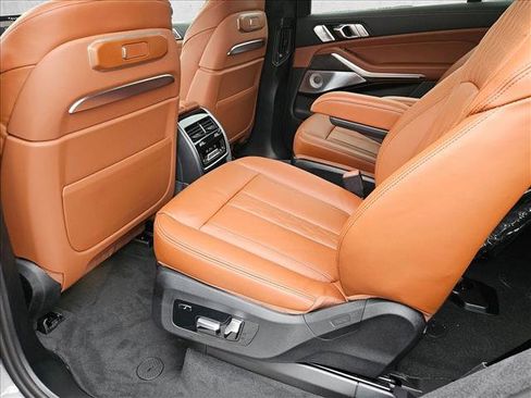 New 2026 BMW X7 M60i image 15