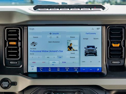 Used 2023 Ford Bronco Badlands w/ Sasquatch Package AWD/4WD image 24