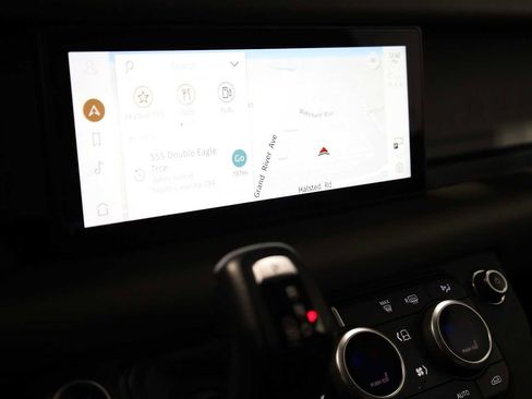 Used 2020 Land Rover Defender 110 SE image 31