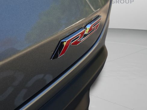 Used 2025 Chevrolet Trax RS FWD image 32
