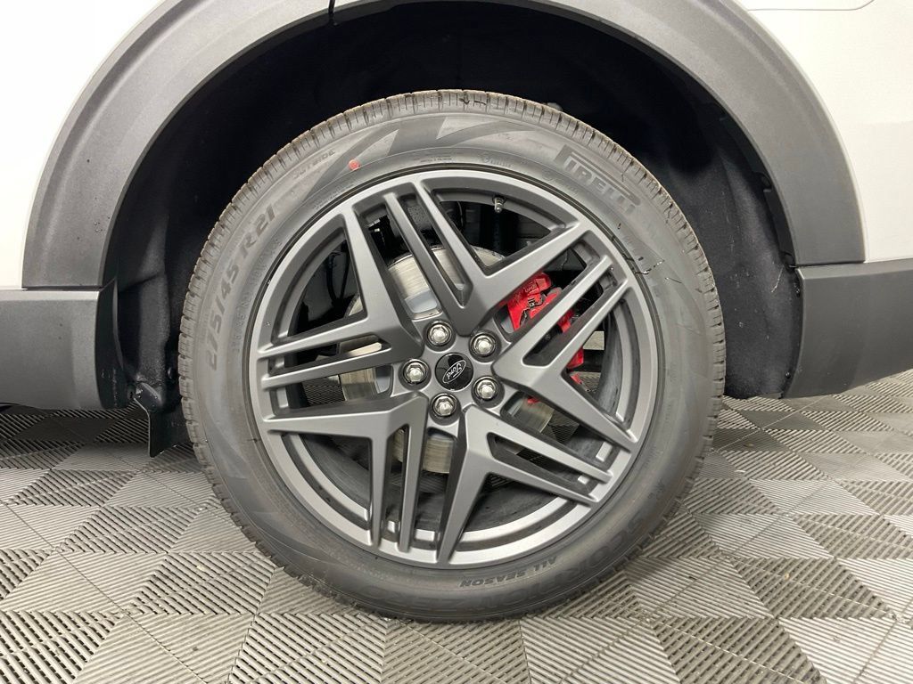 New 2026 Ford Explorer ST-Line w/ ST-Line Street Pack RWD image 10
