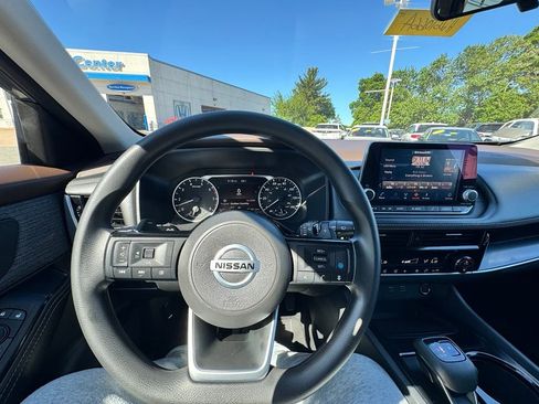 Used 2021 Nissan Rogue SV AWD/4WD image 13