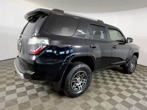 Used 2017 Toyota 4Runner TRD Off-Road AWD/4WD image 4