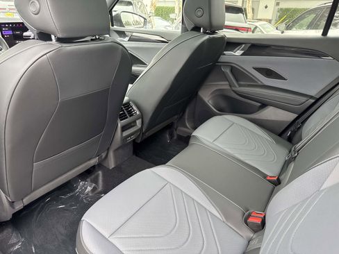 New 2026 Volkswagen Tiguan SE R-Line FWD image 10