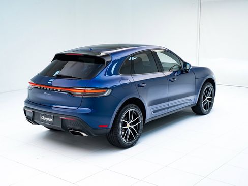 Used 2025 Porsche Macan image 9