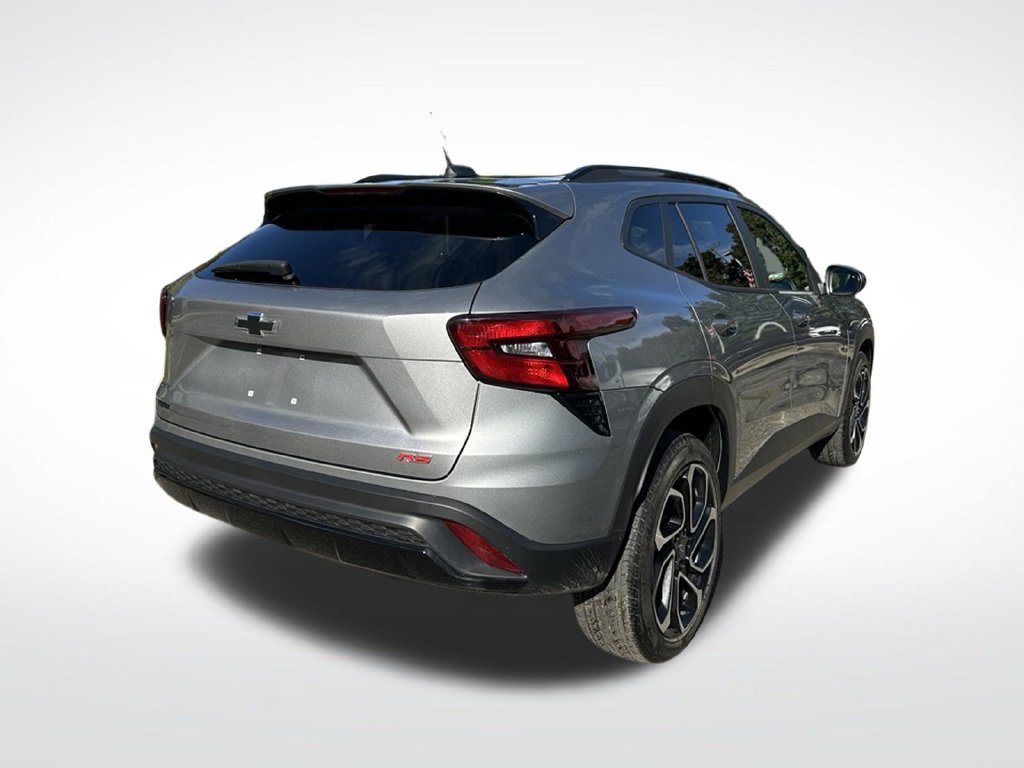 Used 2024 Chevrolet Trax RS w/ Sunroof Package FWD image 6
