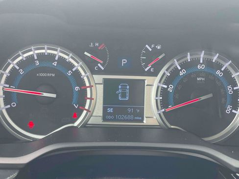 Used 2015 Toyota 4Runner SR5 w/ Four Season Floor Mat Package AWD/4WD image 20
