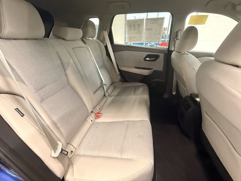 Used 2022 Nissan Rogue SV image 28