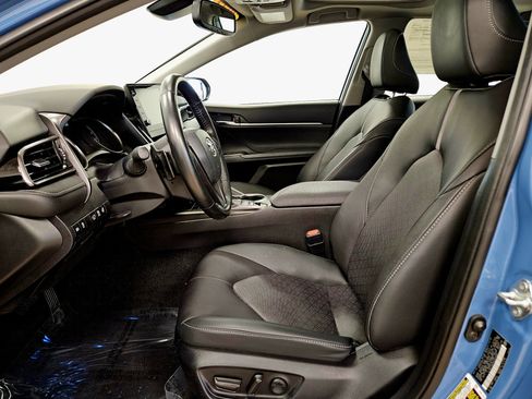 Used 2023 Toyota Camry XSE image 8