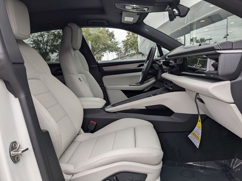 New 2025 Porsche Macan 4S Electric AWD/4WD image 28