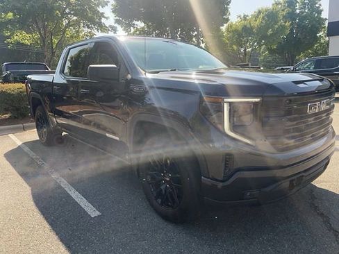 Used 2022 GMC Sierra 1500 Elevation w/ LPO, Elevation Black Package AWD/4WD image 4