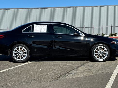 Used 2020 Mercedes-Benz A 220 image 2