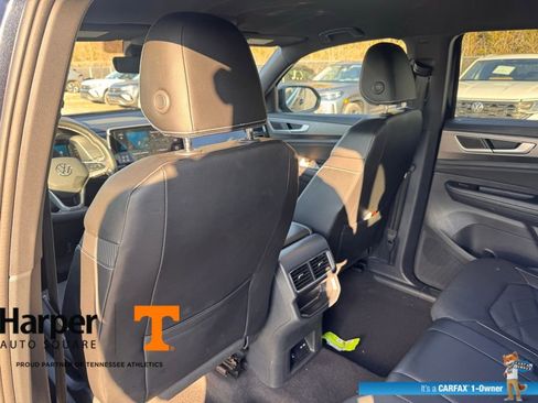 Used 2024 Volkswagen Atlas Cross Sport SE image 11