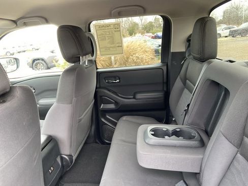 Used 2024 Nissan Frontier SV image 48