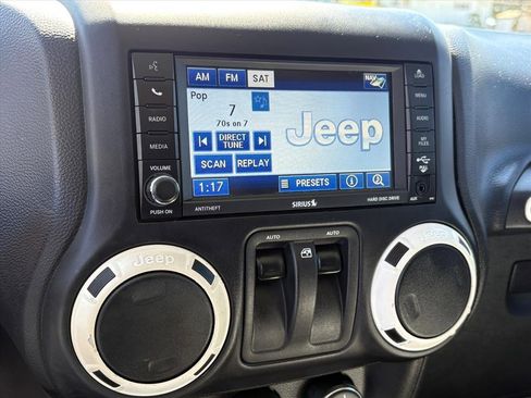 Used 2012 Jeep Wrangler Sahara image 10