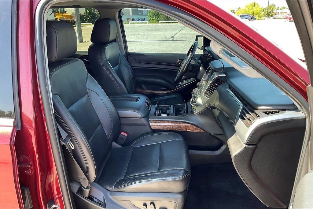 Used 2019 Chevrolet Tahoe Premier AWD/4WD image 16