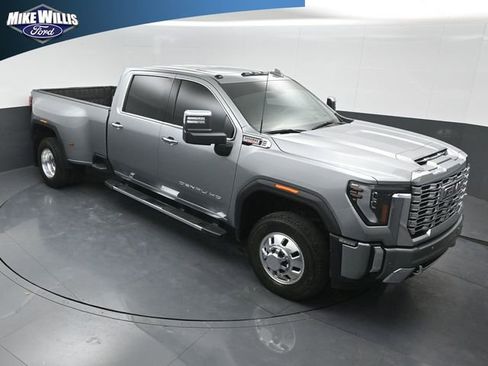Used 2025 GMC Sierra 3500 Denali w/ Denali Reserve Package image 9