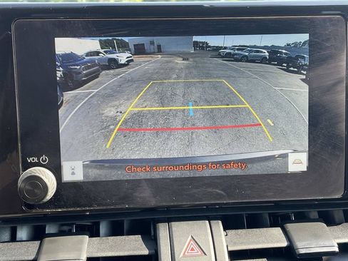 Used 2025 Toyota RAV4 XLE FWD image 33