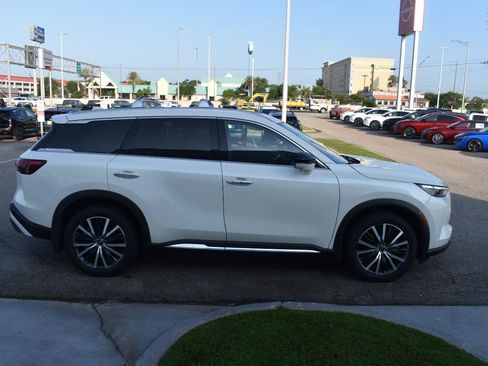 Used 2023 INFINITI QX60 Sensory w/ Vision Package AWD/4WD image 17