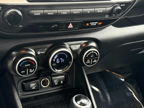 Used 2026 Hyundai Venue SEL FWD image 6