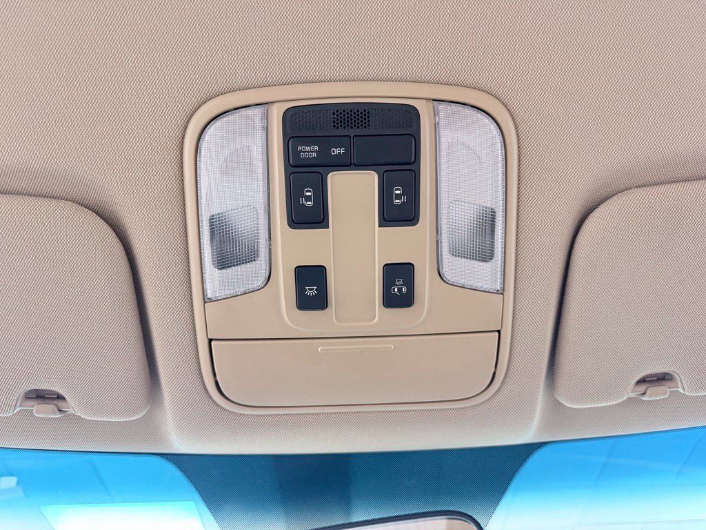 Used 2017 Kia Sedona LX FWD image 56