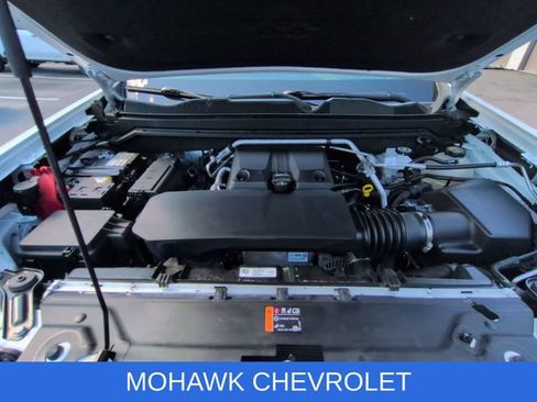 Used 2024 Chevrolet Colorado ZR2 w/ ZR2 Convenience Package III AWD/4WD image 31
