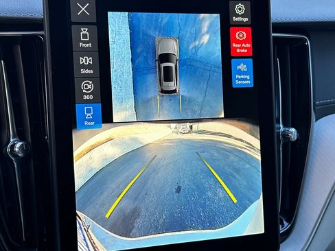 New 2026 Volvo XC60 B5 Ultra w/ Climate Package image 17