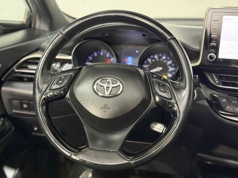 Used 2019 Toyota C-HR XLE FWD image 13