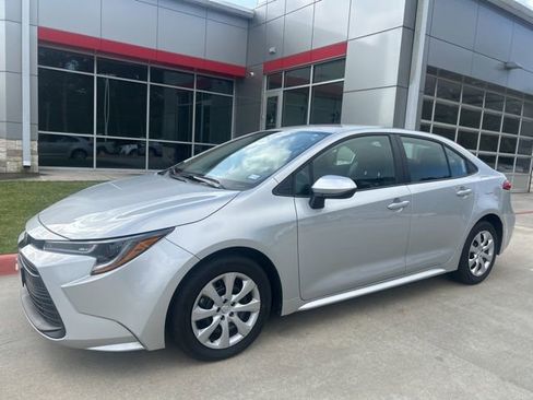 Used 2024 Toyota Corolla LE image 1