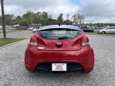 Used 2013 Hyundai Veloster w/ Style Pkg image 7