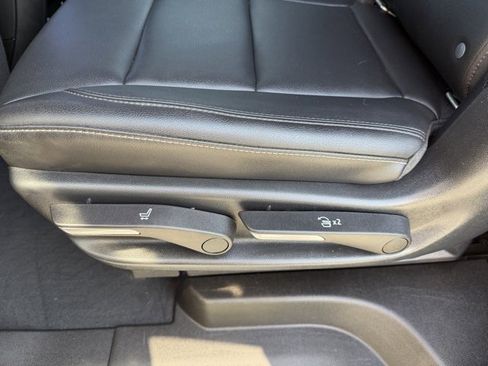 Used 2021 Cadillac Escalade Luxury image 23