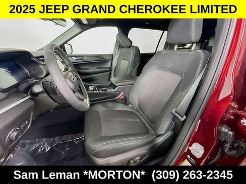 New 2025 Jeep Grand Cherokee L Laredo image 19