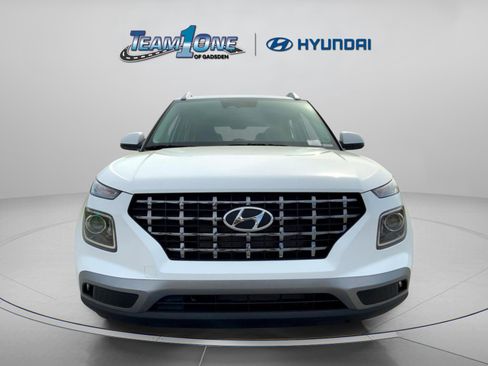 New 2025 Hyundai Venue SEL image 4