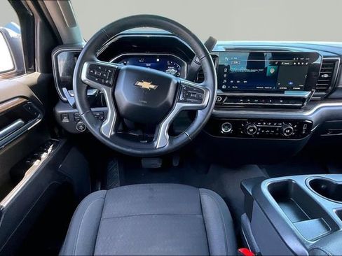 Used 2023 Chevrolet Silverado 1500 LT AWD/4WD image 8