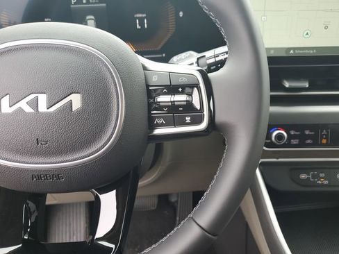 New 2026 Kia Carnival FWD image 12