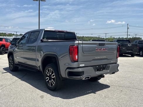 Used 2022 GMC Sierra 1500 AT4 w/ AT4 Preferred Package image 8
