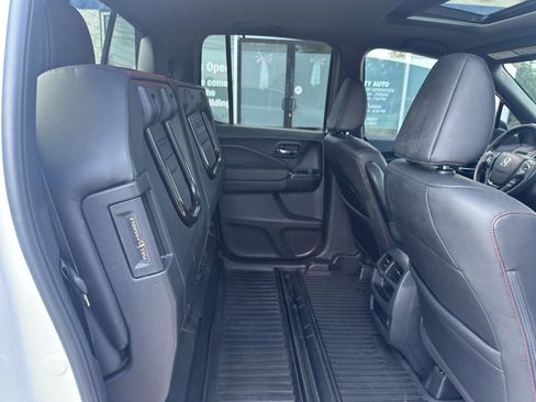 Used 2022 Honda Ridgeline Black Edition image 14